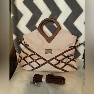 J. Francis Vintage NWOT leather purse with wooden handles & strap, zip open&bag.